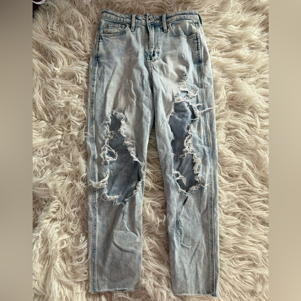 Hollister Ultra High Rise Mom Jean Distressed Cropped W25 - Picture 1 of 7